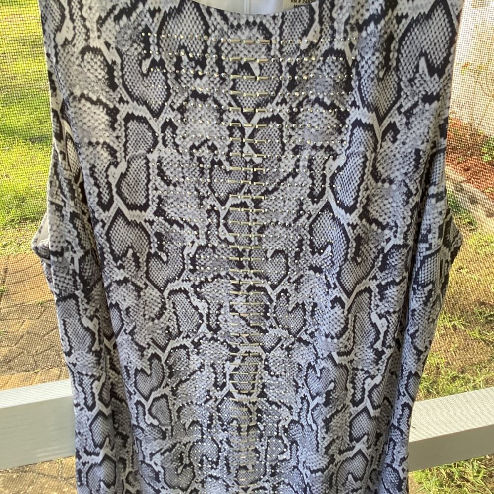 Dress - Picture 3 of 3